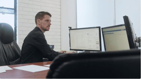 Video customer 03@1x