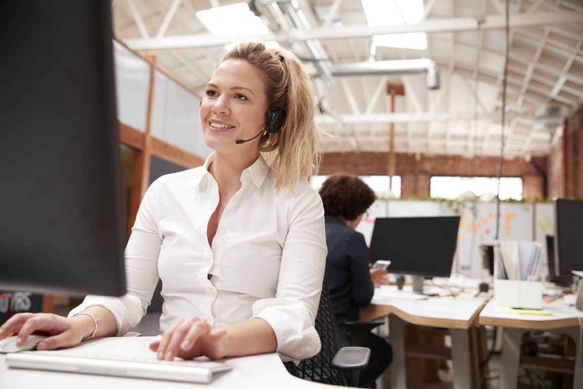 Woman on call 1152